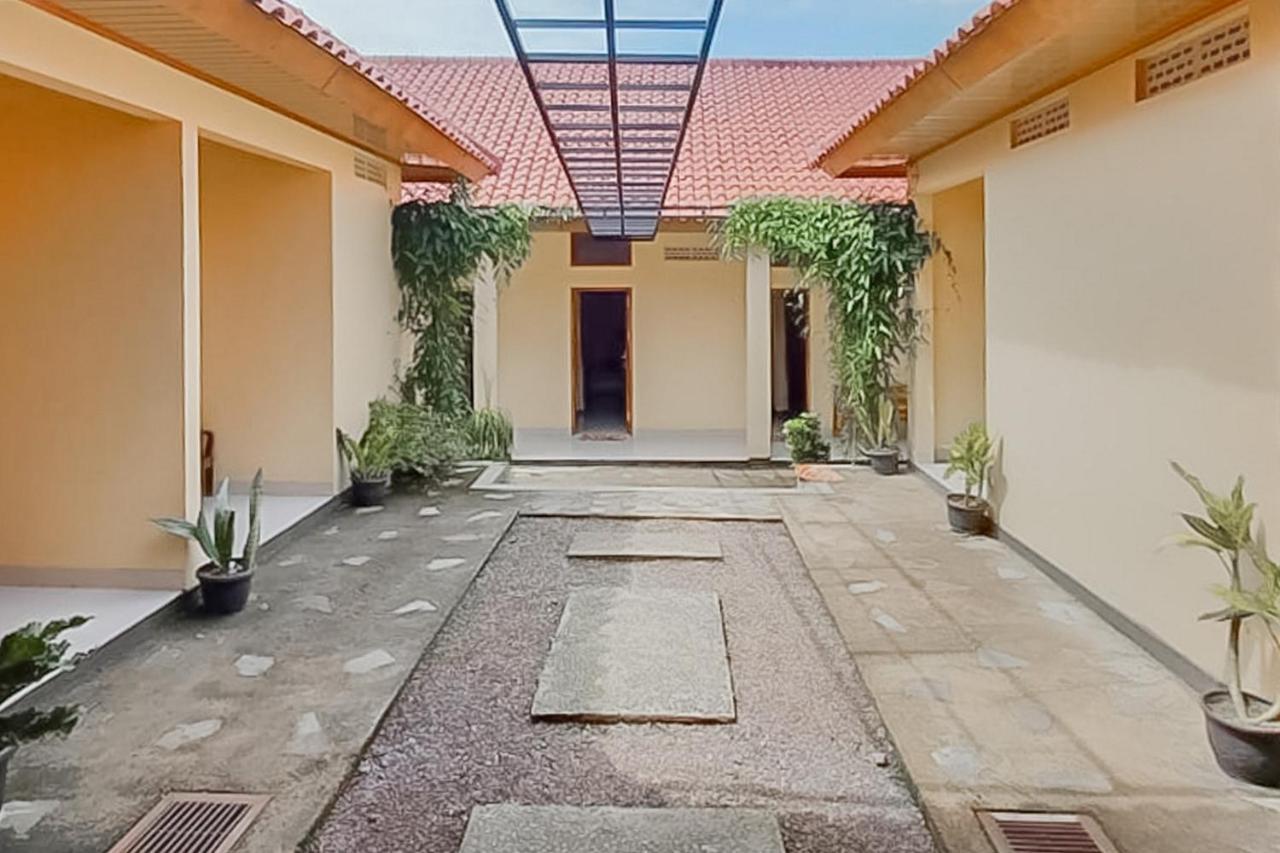 Reddoorz Syariah Near Tugu Lampu Gentur Cianjur Hotell Exteriör bild